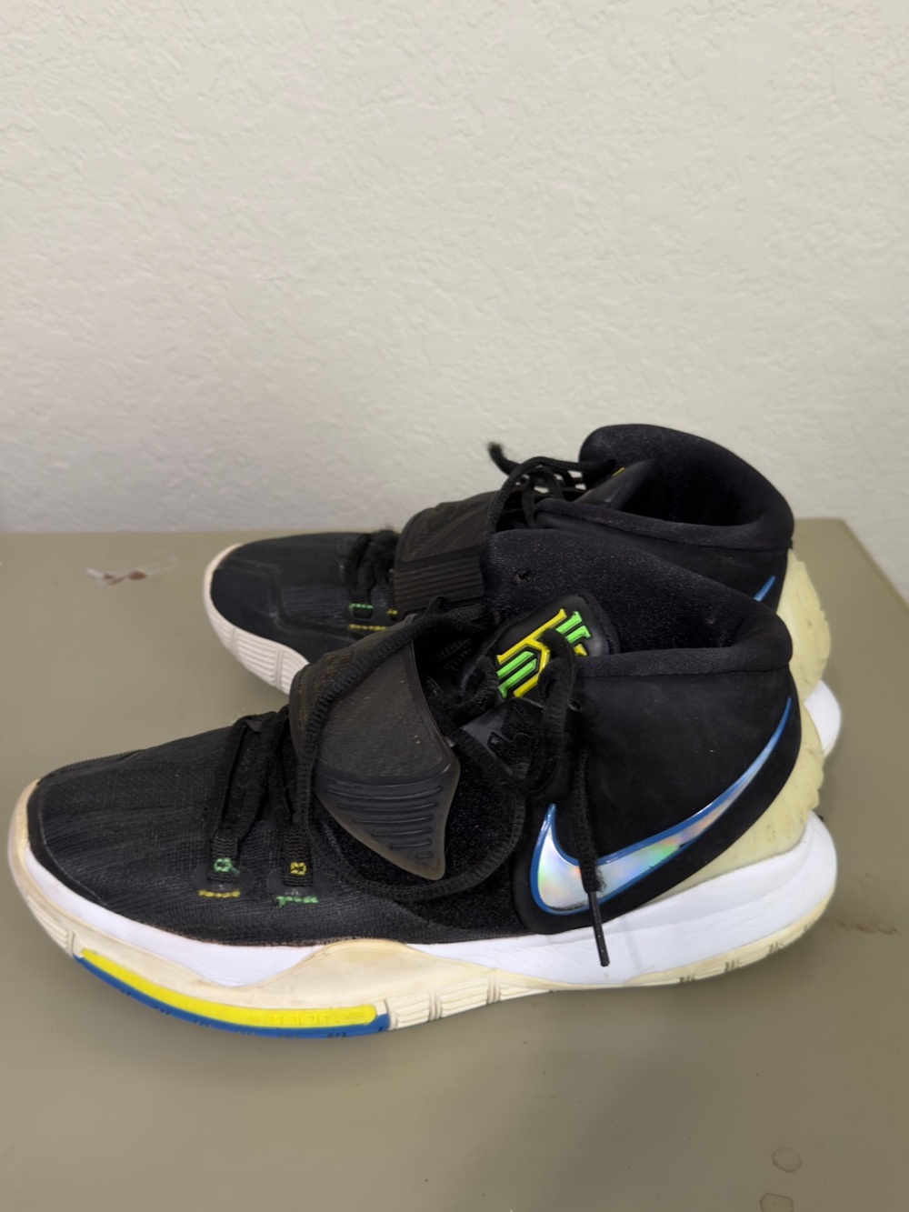 Nike Kyrie 6 Shutter Shades Black Glow Sole Men's 8